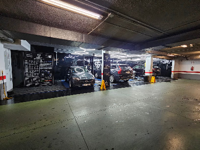 Lavadero de Coches Bubble Car Wash Serrano Lavado Detailing Parking Centro Colon
